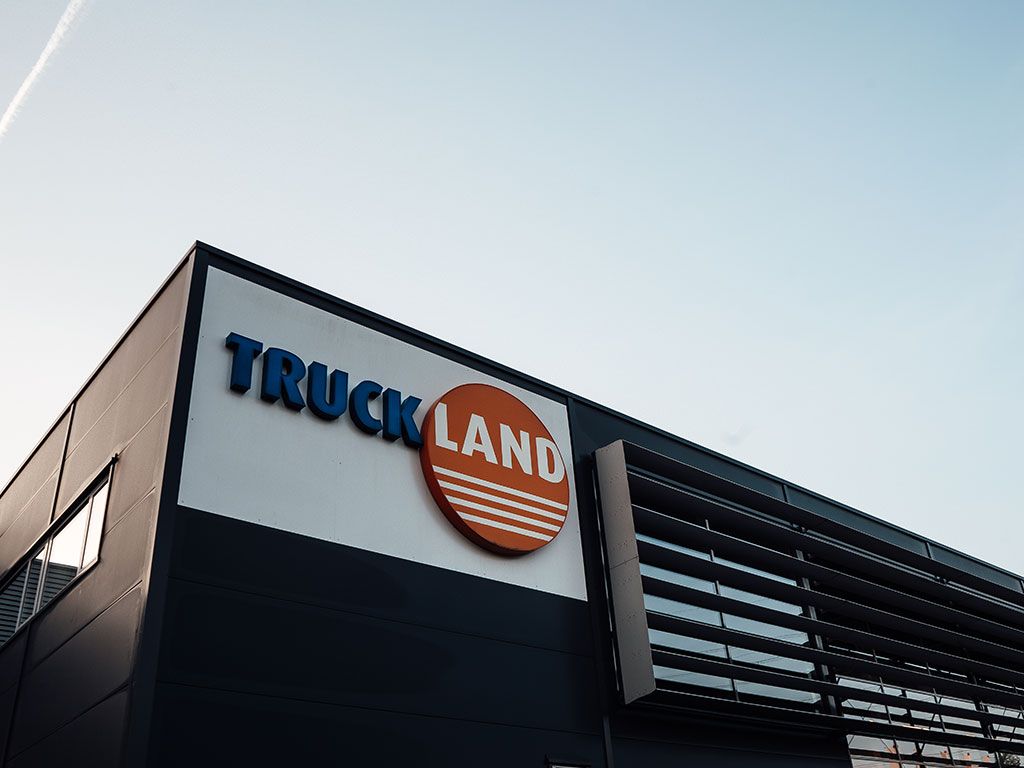 Naamswijziging Truckland E B.V. naar <kleur>Truckland B.V.</kleur>